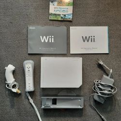 NINTENDO WII With WII SPORTS GAMES