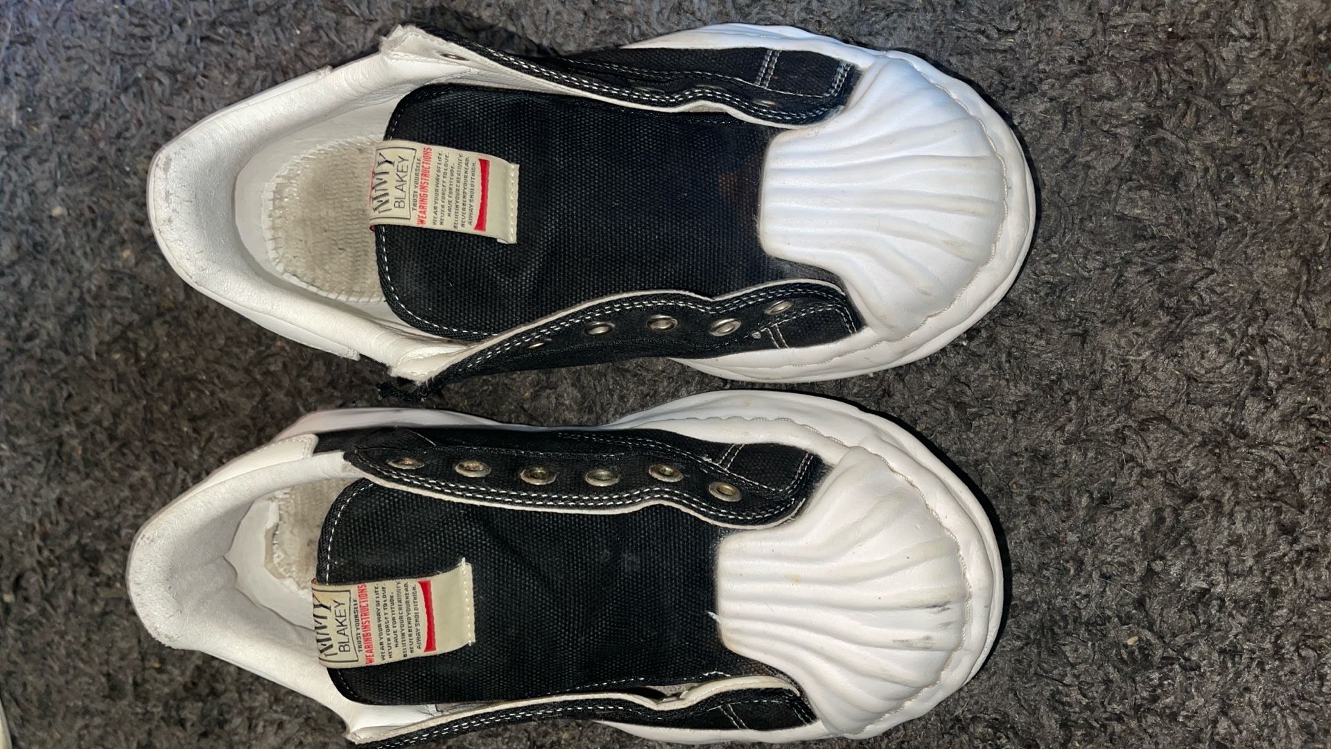 Black & White Maison Mihara Yasuhiro Size 42 - www.disolcolor.com