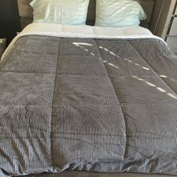 QUEEN SIZE BED