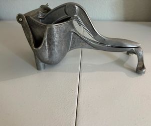 Vintage Wear- Ever large cast aluminum juicer