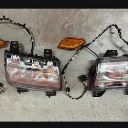 Jeep Gladiator WILLYS  Front Fact Halogen Turn Signals & Side Marker 2021 ORIGINAL