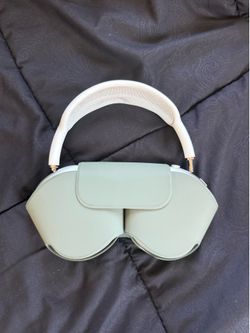 APPLE HEADPHONES