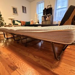 Roll-Away folding bed with mattress