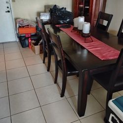 Mahagony Wood Table and chairs