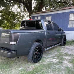 Nissan Titan ,2006 V8