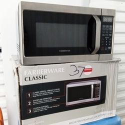 Brand New Microwave. First With Cash No Holds Read Description For Address