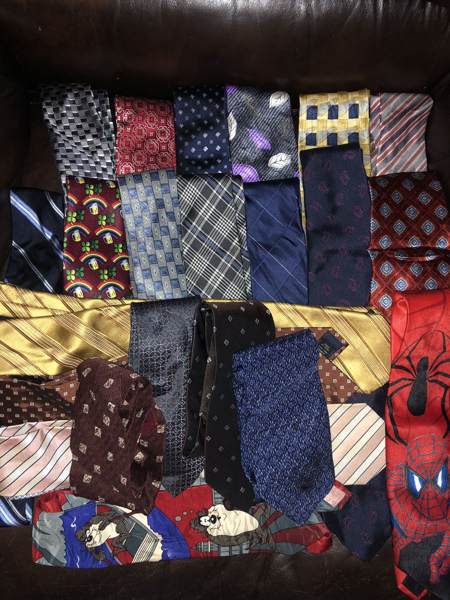 Lot of men’s neckties assorted