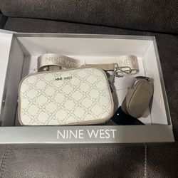 Bag For Women With AirPod Case 