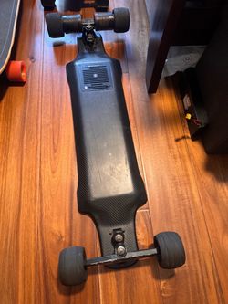 Electric skateboard