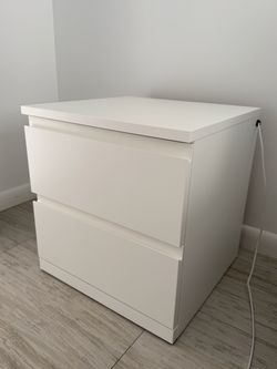 White Nightstand / 2-Drawer Bedside Table