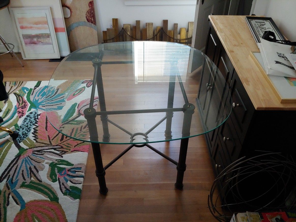 43" Round Glass Table