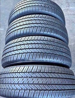 255  65 18 Bridgestone Tires Con 80% de Vida Las 4