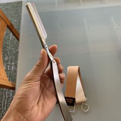 Straight edge razor