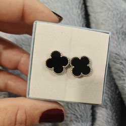 BLACK CLOVER 12MM STERLING SILVER 