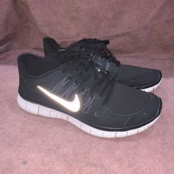 Women’s Shoes Size 8.5 Nike 