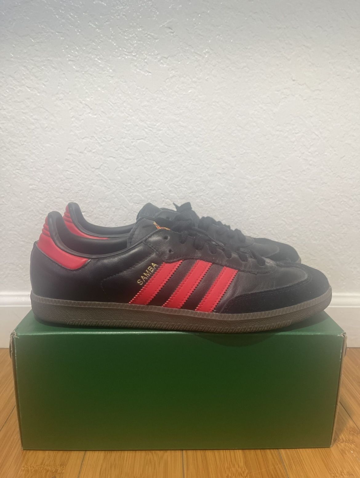 Adidas Sambas x Manchester United