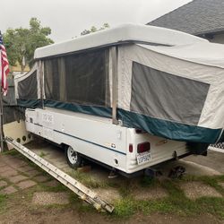 Fleetwood Coleman Expanding Pop Up Camper Trailer