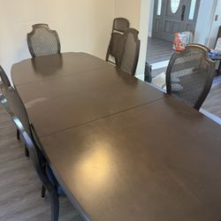 Dining Room table with Leafets & Seats