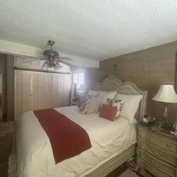 Bedroom Furniture Set