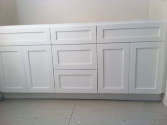 Refinishing kitchen cabinets and installation