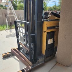 CAT Nrr35 Forklift