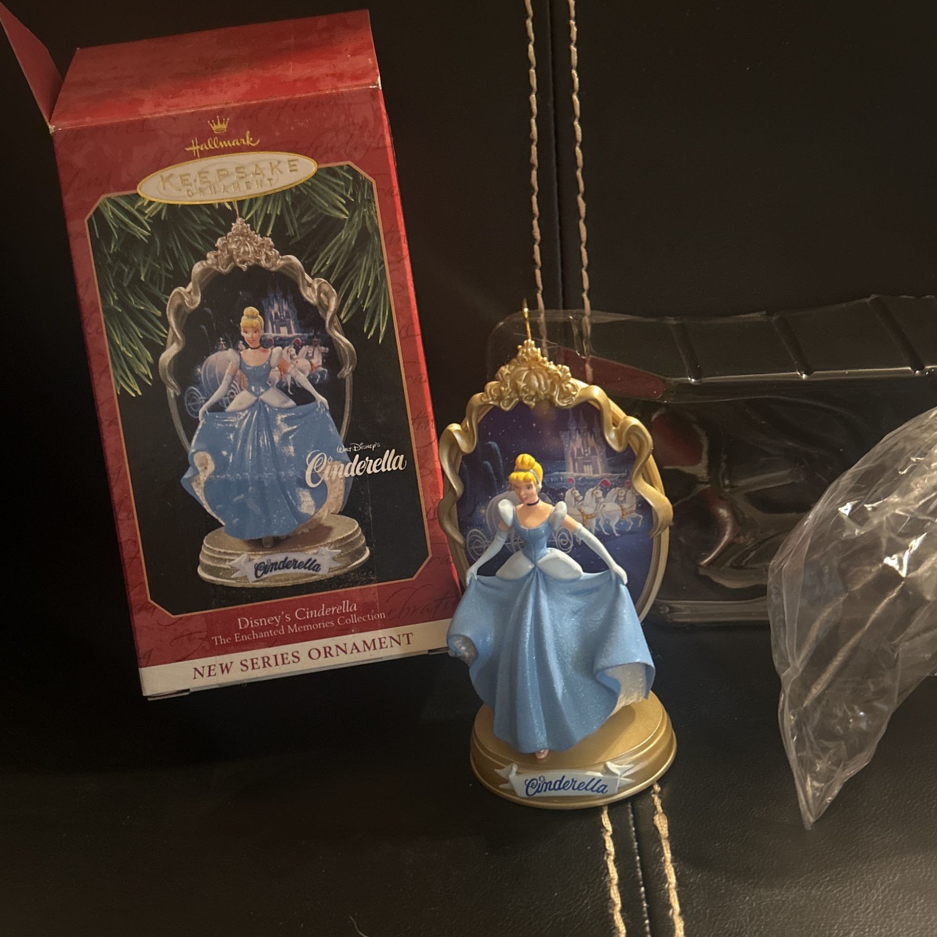 Vintage 1997 Disney Enchanted Memories 1st Cinderella Hallmark Ornament 