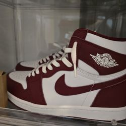 Jordan 1 High Maroon Size 10