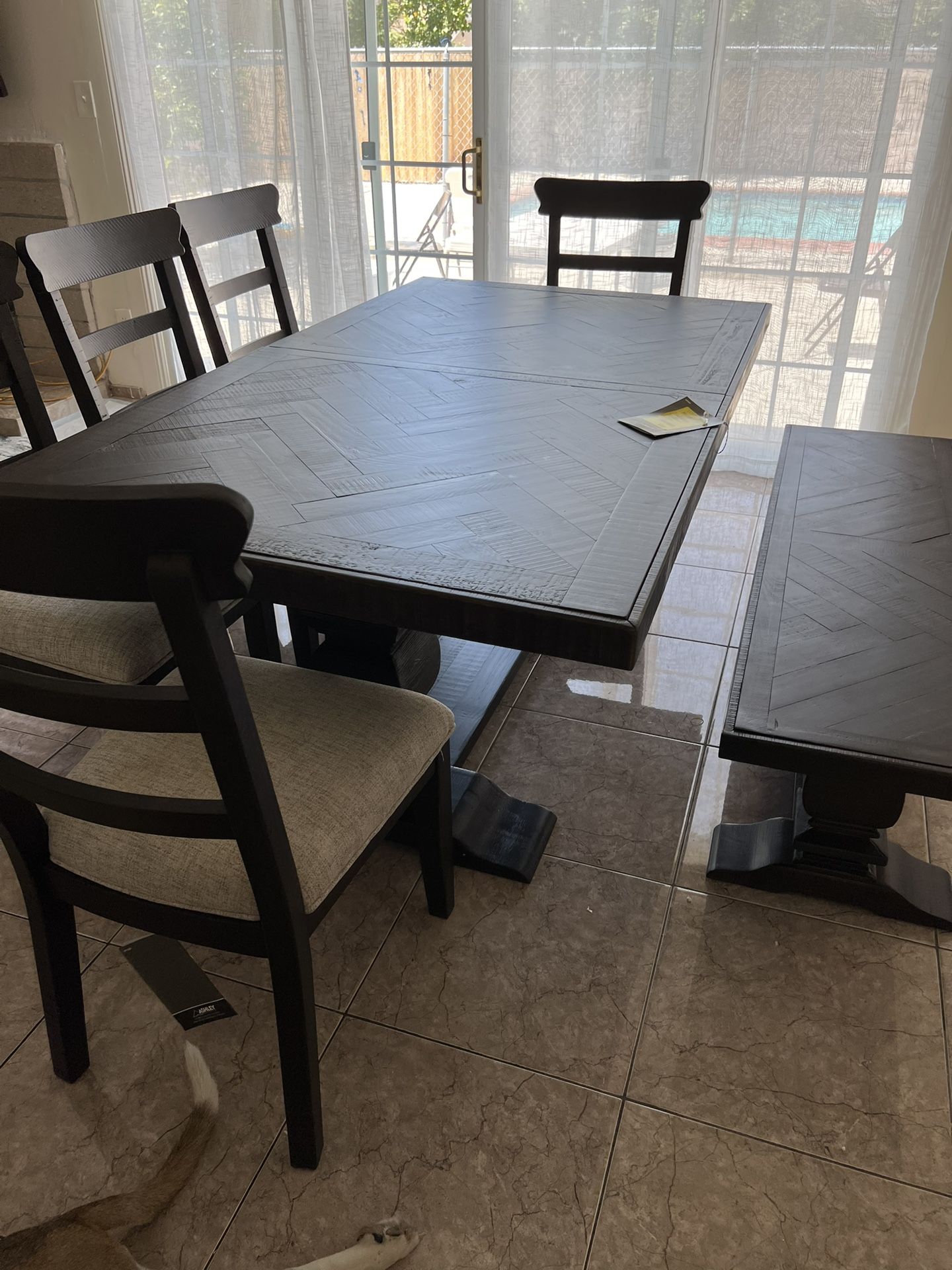 Hillcott dining room set discount