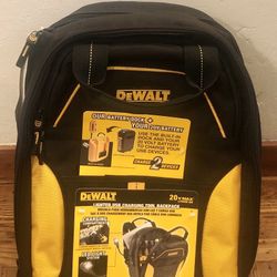 DeWalt DGCL33: 33-Pocket USB Charging Tool Backpack