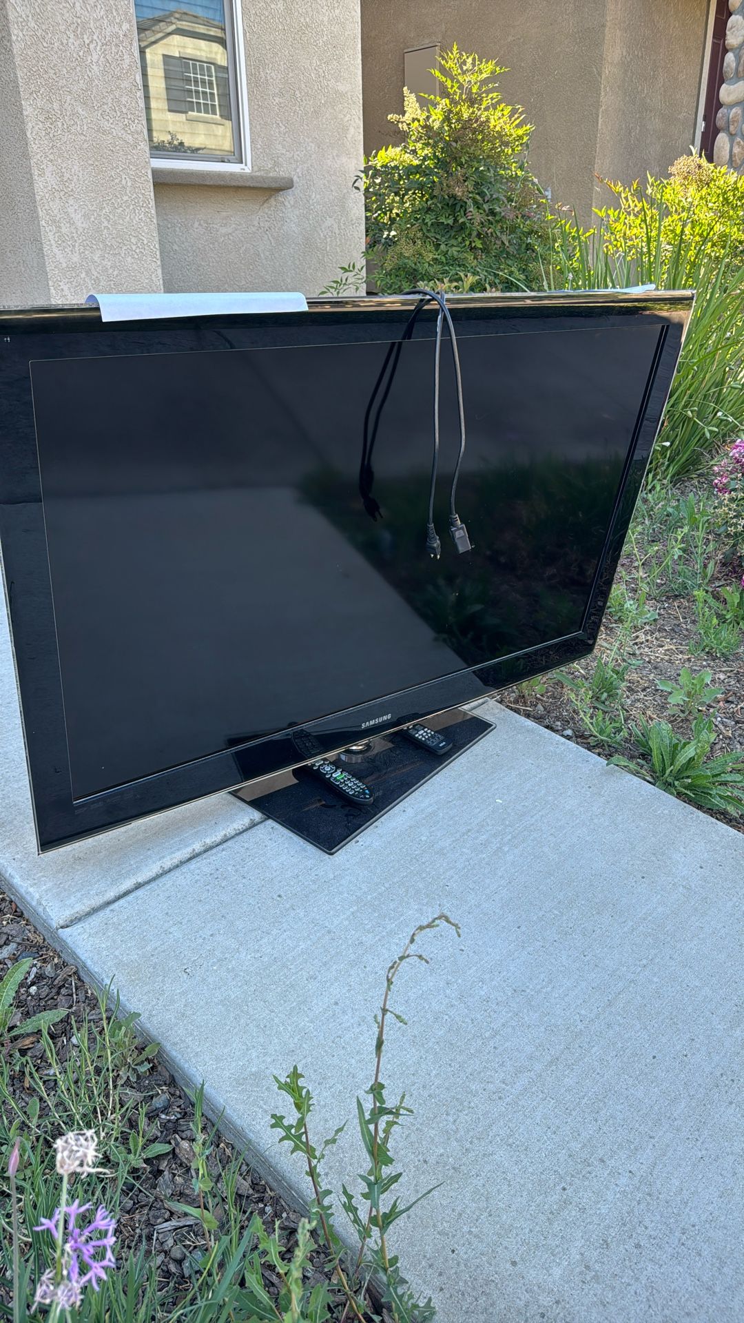 Samsung TV 50in