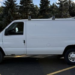2011 Ford E-250