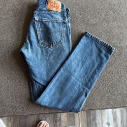 Levi 501s Size 32/34