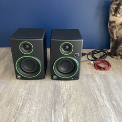 Mackie CR3 reference monitors 3”