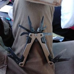 Real Leatherman Oht (One Hand Tool)