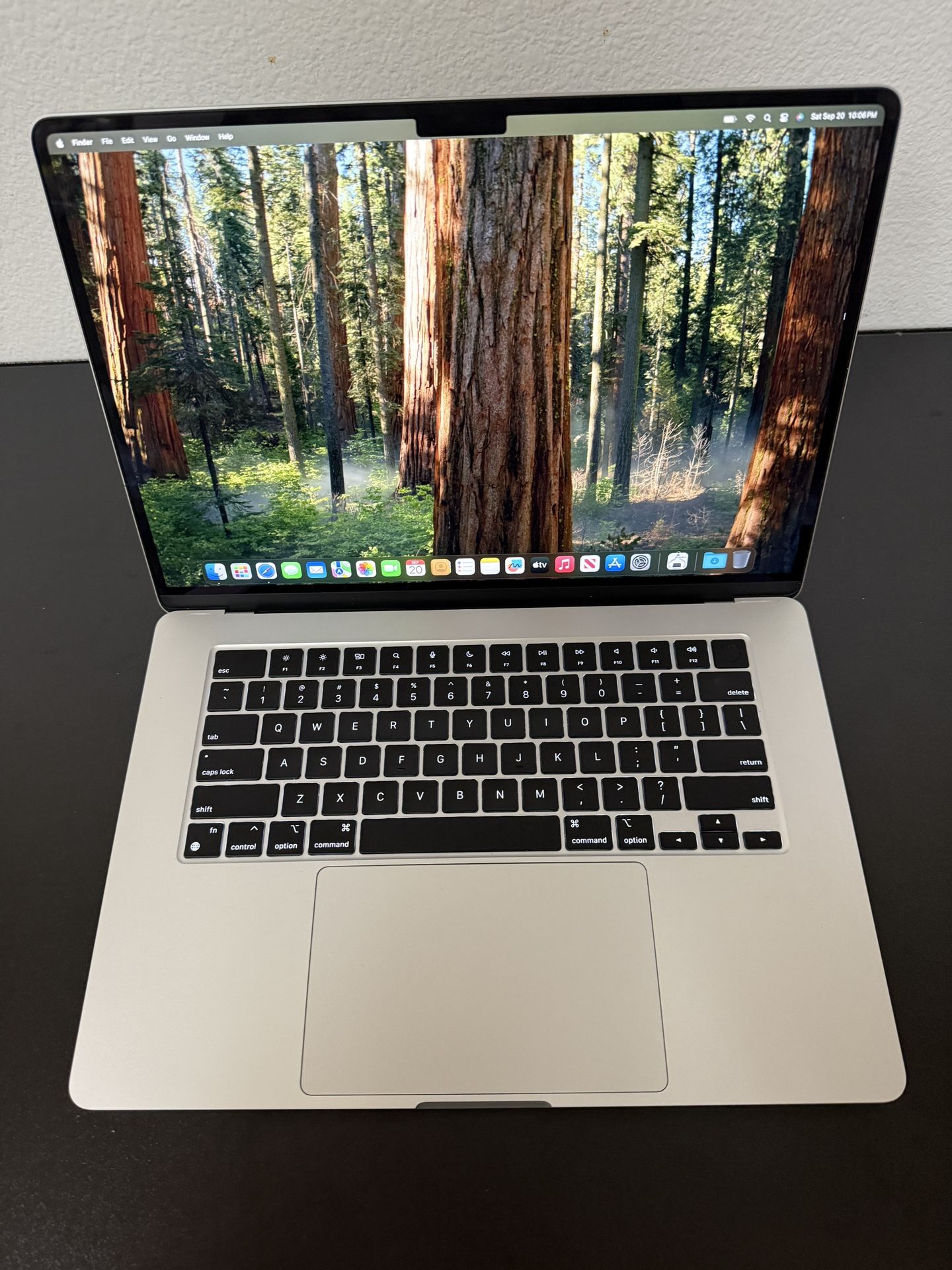 MacBook Air 15” M3 Chip 24GB 512GB like new with Apple Warranty 