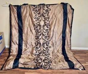 QUEEN COMFORTER