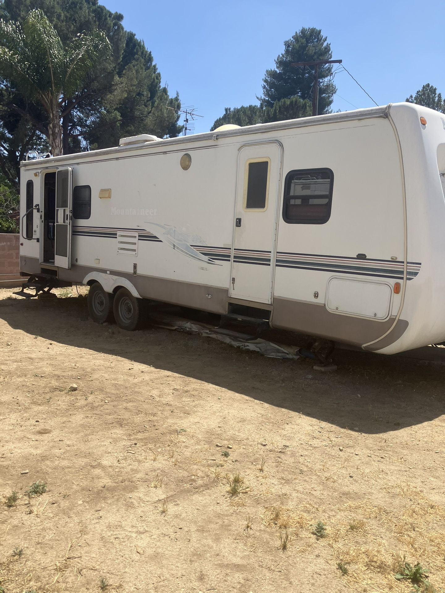 RV Montana Mountaineer 2002