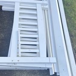 White bunk bed for fixing or repurpose