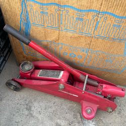 Pittsburg Jack Red Small Auto Hydraulic