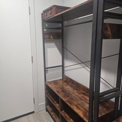 3 Pic Closet