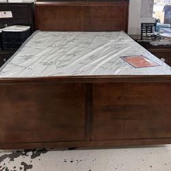 New Queen Bed W Queen Mattress & Box spring 