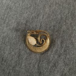 Vintage Sorrento Signed 1/20 12K GF Brooch Pin