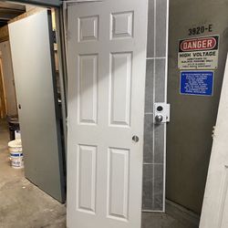 2 Puertas Usadas Buenas Condiciones (1) 28” X 79” (1) 30”  X  79” 