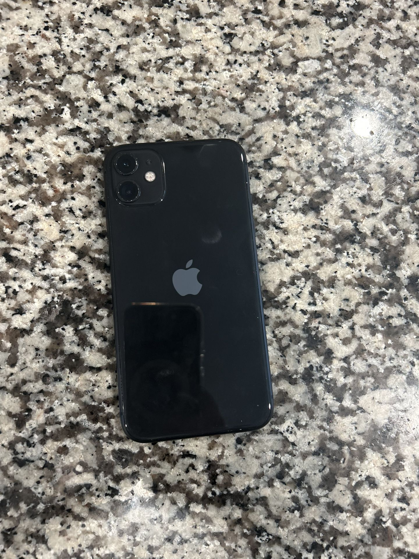 Unlocked Any Carrier ! Apple iPhone 11