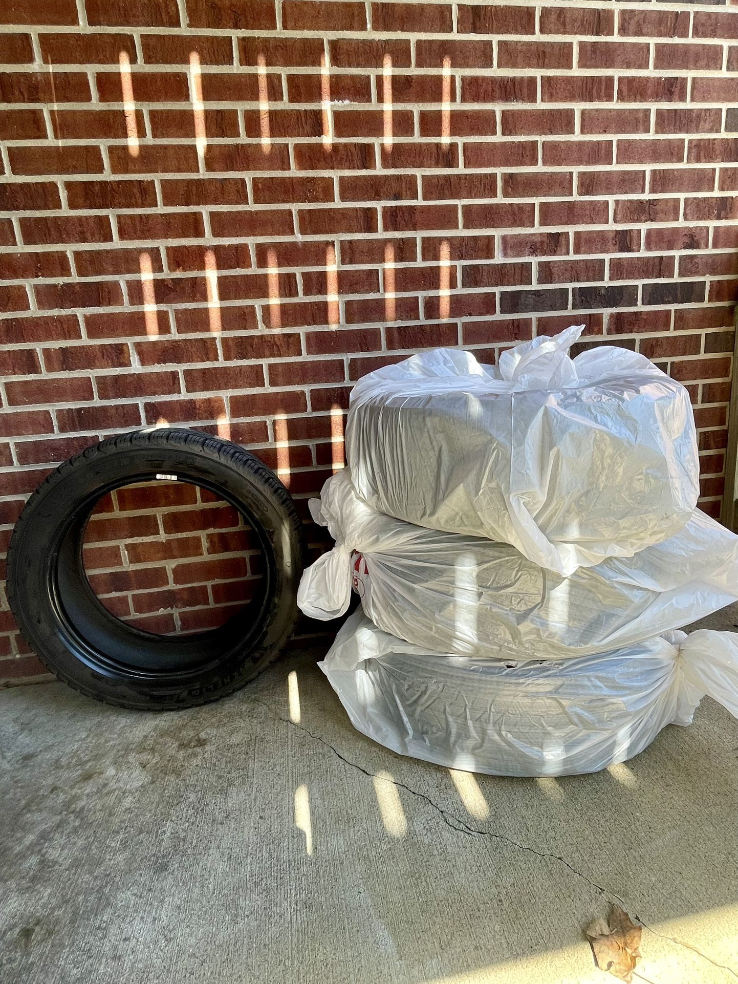 **NEED GONE** Michelin X-Ice Snow Tires (225/45/R17)