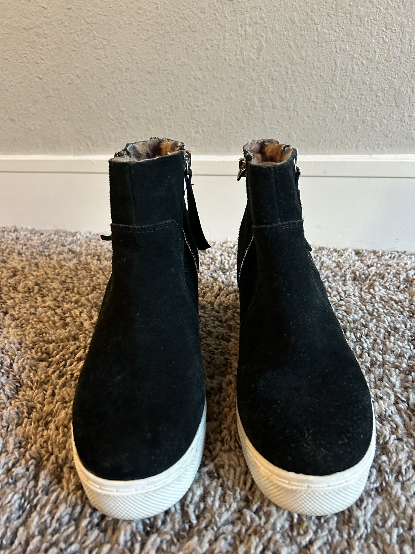 Black Steve Madden Wedgie Sneaker (Women's) size 6 1/2.