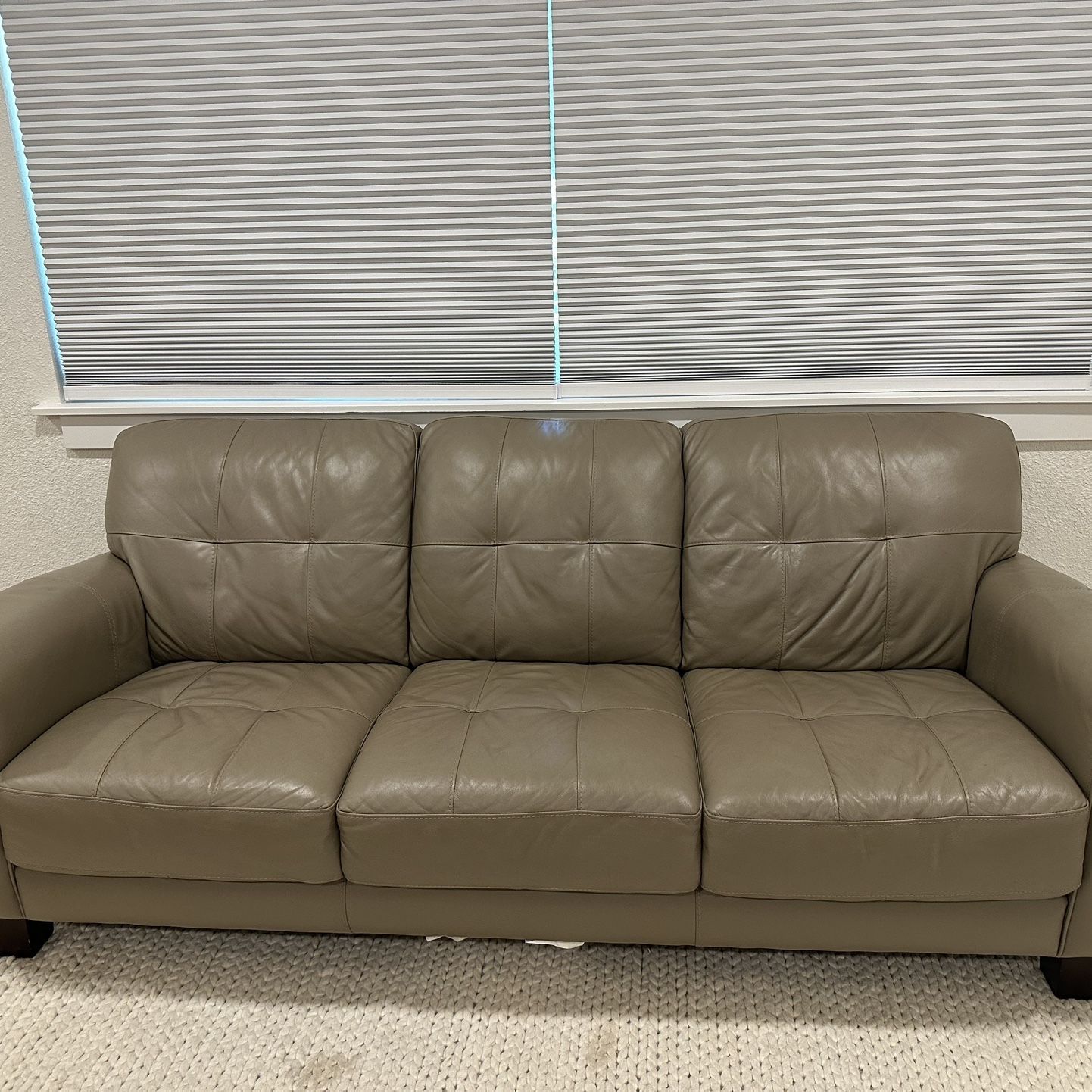 MACY KALEB LEATHER COUCH for Sale in Federal Way WA OfferUp