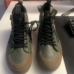 VANS Sk8-Hi Waterproof Insulated Wmns Size 7
