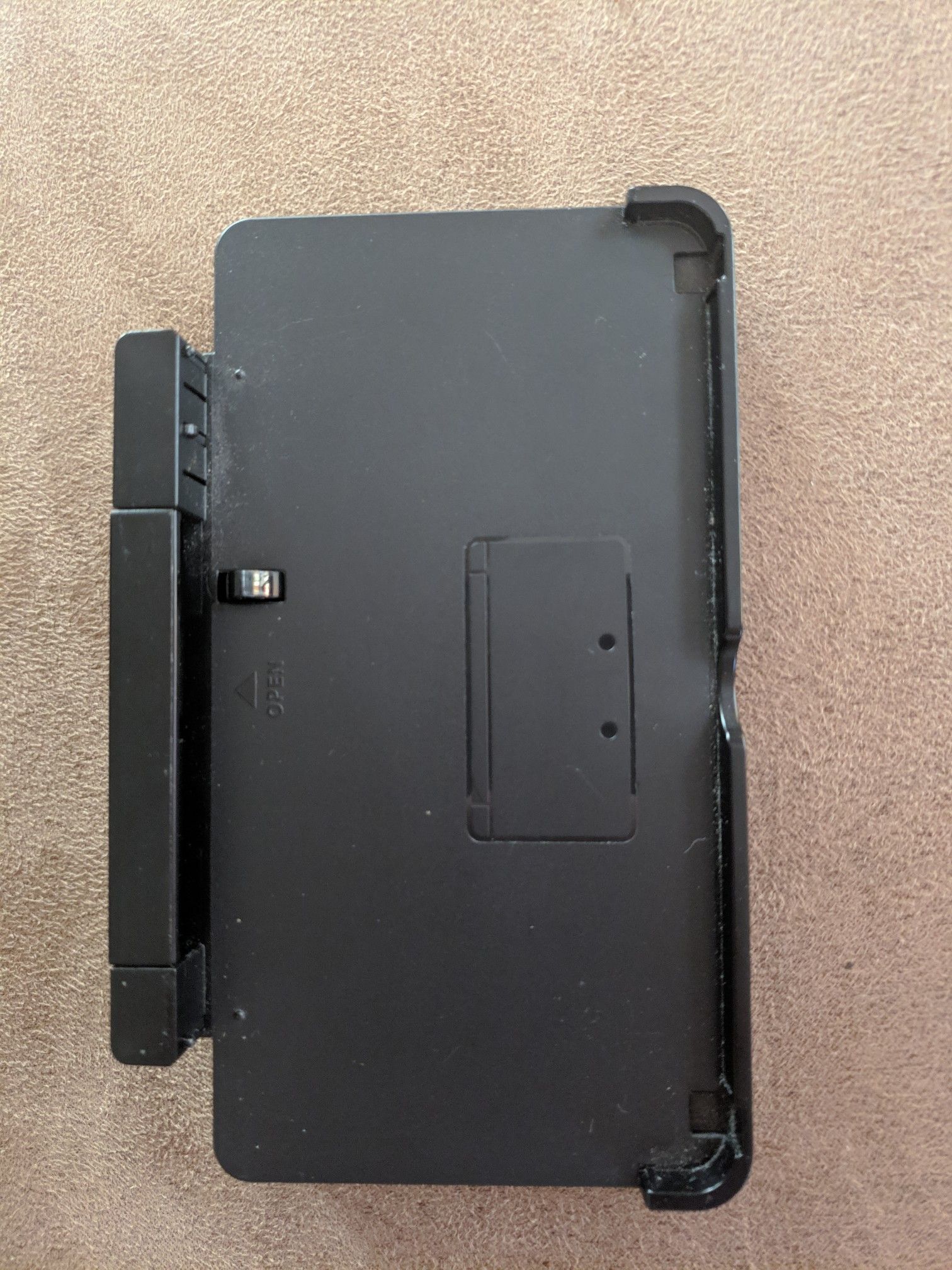 Nintendo 3DS charging dock.