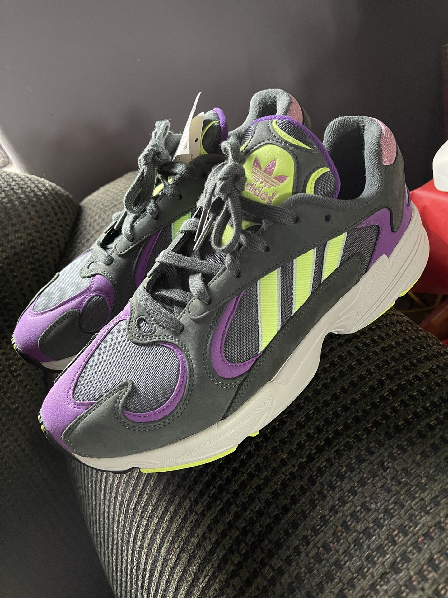 Adidas Yung - 1 Res Yellow Size 9 for Sale in Bell Gardens, CA -